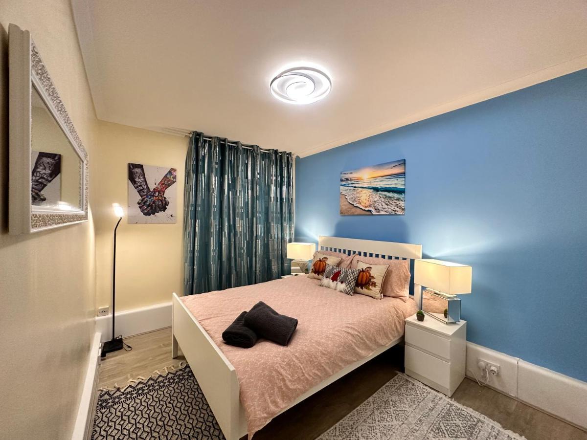 Posh 2-Bedroom, Living Room, Kitchen & 1.5 Bathroom Londres Exterior foto