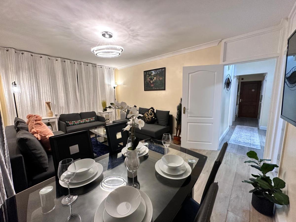 Posh 2-Bedroom, Living Room, Kitchen & 1.5 Bathroom Londres Exterior foto