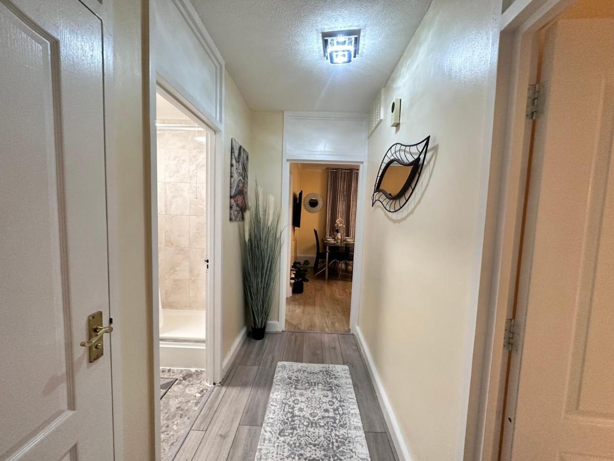 Posh 2-Bedroom, Living Room, Kitchen & 1.5 Bathroom Londres Exterior foto