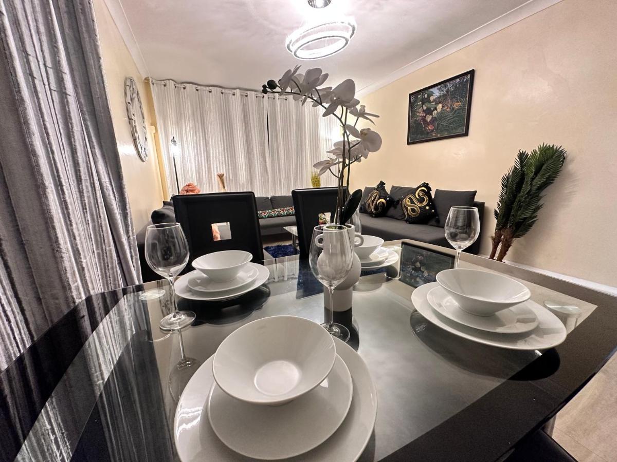Posh 2-Bedroom, Living Room, Kitchen & 1.5 Bathroom Londres Exterior foto