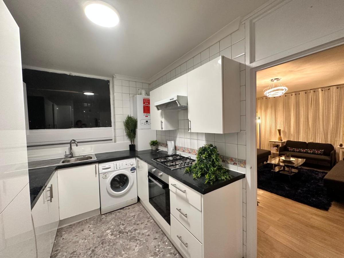 Posh 2-Bedroom, Living Room, Kitchen & 1.5 Bathroom Londres Exterior foto